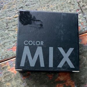 Focallure Color Mix Blush Palette. NIB. B04 Dollface